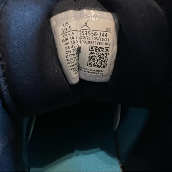 Air Jordan 1 Low UNC 2021 - Picture 16 of 17